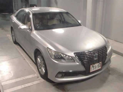 TOYOTA CROWN HYBRID
