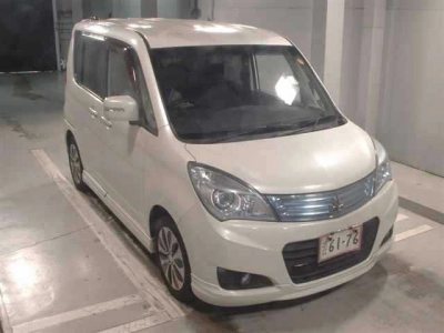 MITSUBISHI DELICA D:2