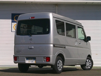 NISSAN CLIPPER VAN