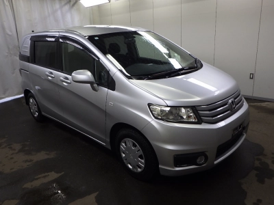 HONDA FREED SPIKE