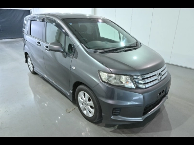 HONDA FREED SPIKE