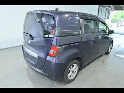 HONDA FREED SPIKE