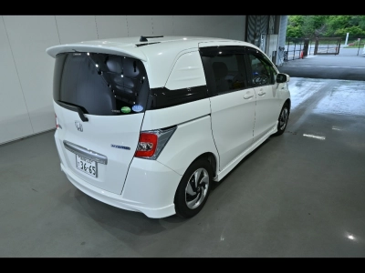 HONDA FREED SPIKE