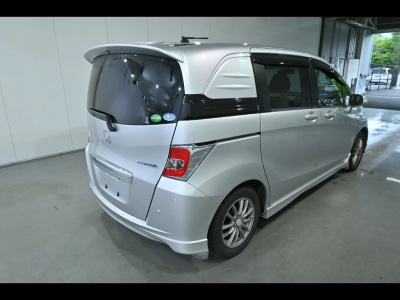 HONDA FREED SPIKE