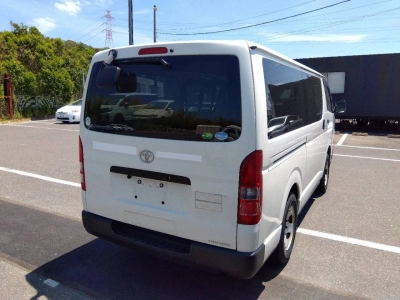 TOYOTA HIACE VAN