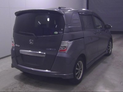 HONDA FREED SPIKE