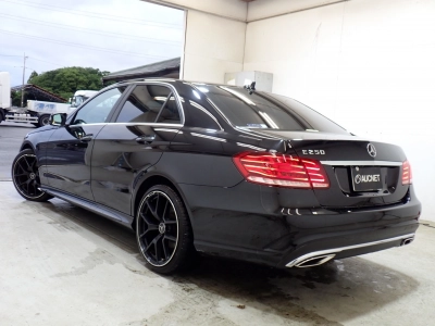 MERCEDES BENZ E CLASS