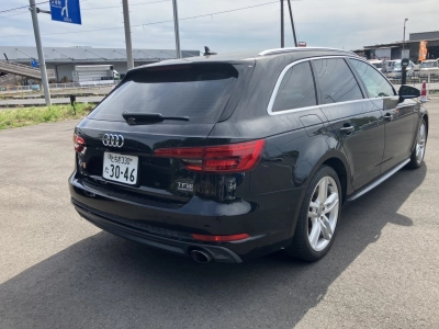 AUDI A4 AVANTE