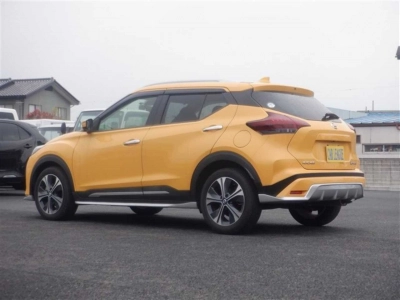 NISSAN KICKS