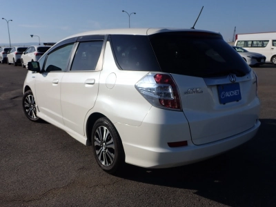 HONDA FIT SHUTTLE HYBRID