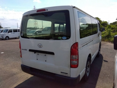 TOYOTA REGIUS VAN