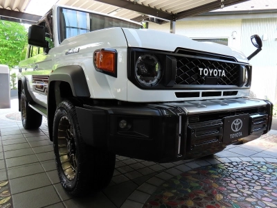 TOYOTA LAND CRUISER 70