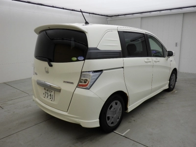 HONDA FREED SPIKE