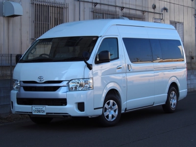TOYOTA HIACE COMMUTER