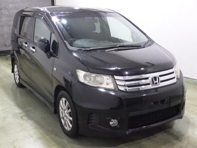 HONDA FREED SPIKE