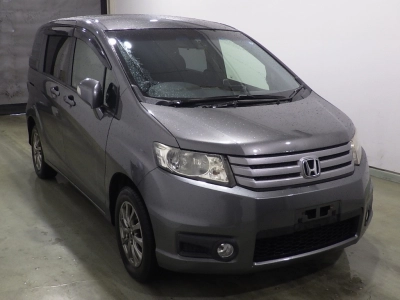 HONDA FREED SPIKE