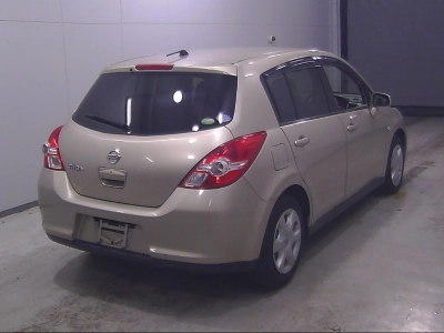 NISSAN TIIDA