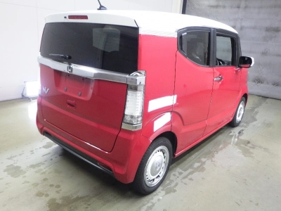 HONDA N-BOX SLASH