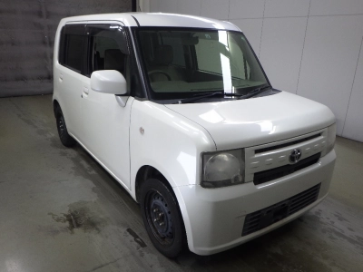 TOYOTA PIXIS SPACE