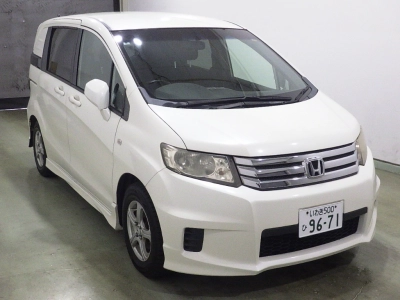 HONDA FREED SPIKE
