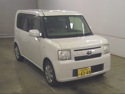 TOYOTA PIXIS SPACE