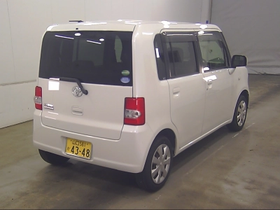 TOYOTA PIXIS SPACE