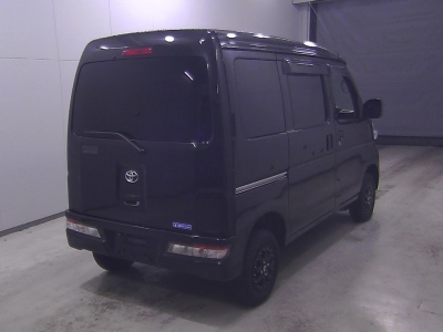 TOYOTA PIXIS VAN