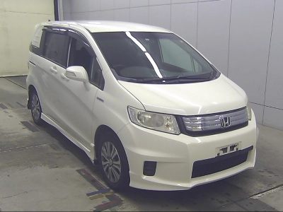 HONDA FREED SPIKE