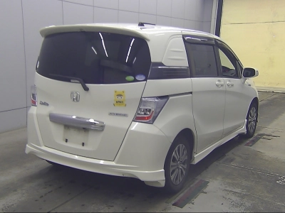 HONDA FREED SPIKE