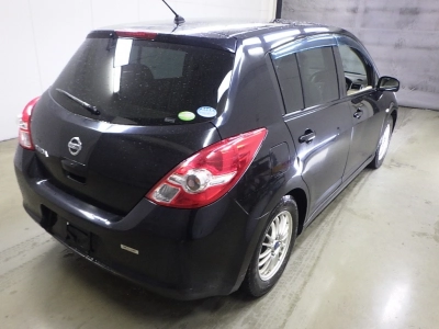 NISSAN TIIDA
