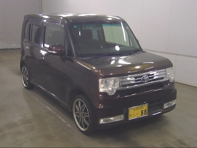 TOYOTA PIXIS SPACE
