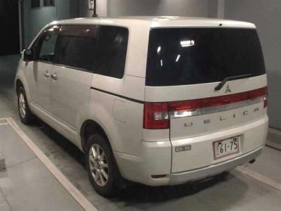 MITSUBISHI DELICA D:5