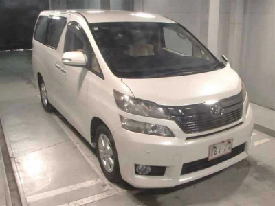 TOYOTA VELLFIRE