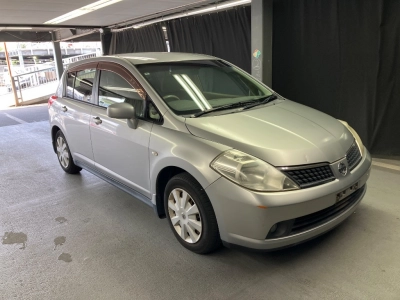 NISSAN TIIDA