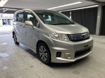 HONDA FREED SPIKE