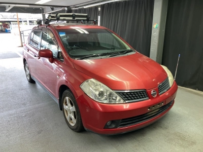NISSAN TIIDA