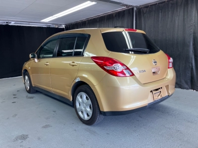 NISSAN TIIDA