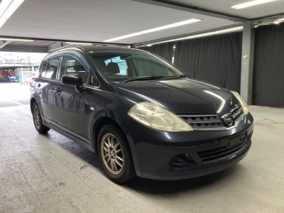 NISSAN TIIDA
