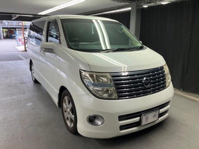 NISSAN ELGRAND