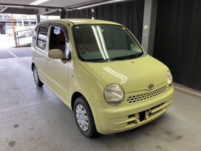 DAIHATSU MOVE LATTE