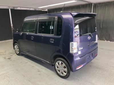 TOYOTA PIXIS SPACE