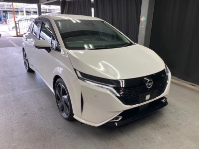 NISSAN AURA