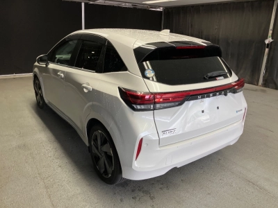 NISSAN AURA