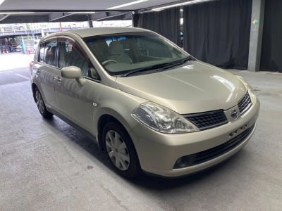 NISSAN TIIDA