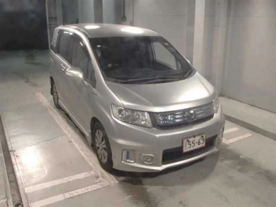 HONDA FREED SPIKE