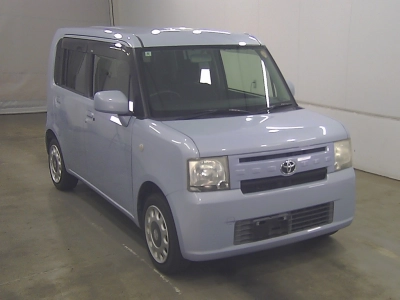 TOYOTA PIXIS SPACE