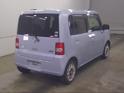 TOYOTA PIXIS SPACE