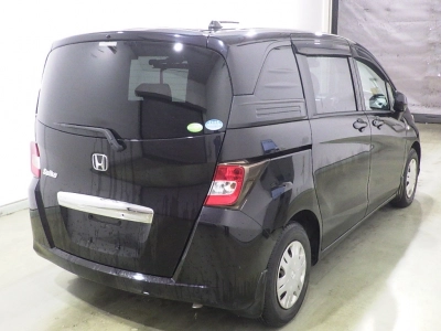 HONDA FREED SPIKE