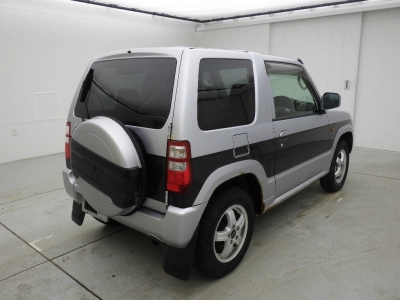 MITSUBISHI PAJERO MINI