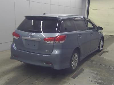 TOYOTA WISH